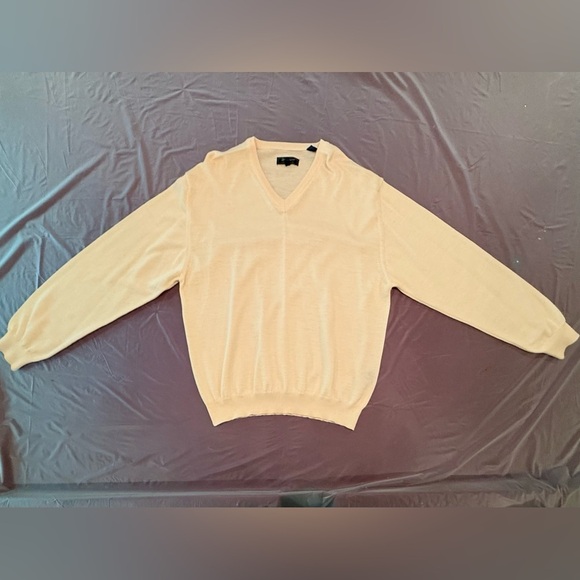 Bobby Jones 100% Merino Wool Yellow V-Neck Golf Sweater Size Large MSRP $225 - Picture 2 of 10